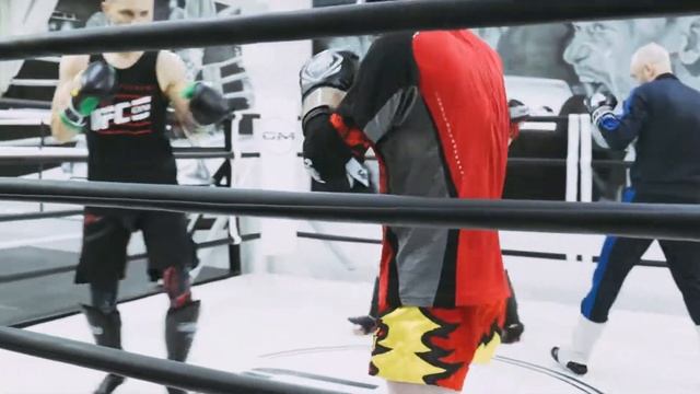 Спарринг на тренировке по тайскому боксу смотреть онлайн