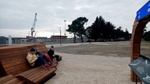 На улице Голубая в Имеретинке оборудовали место, где можно наблюдать за посадкой самолётов.
.