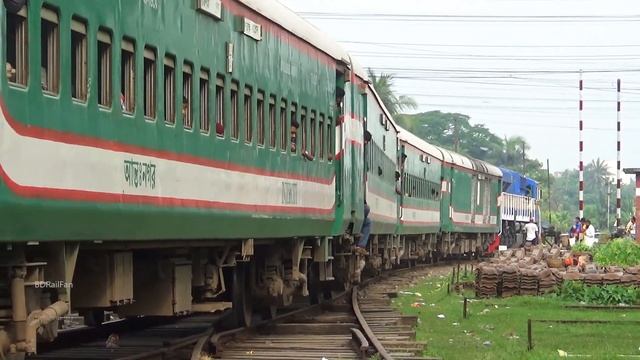 Strongest Locomotive (3250 HP) | USA made Brand New 6602 series EMD hauling Kapotaksha Express Trai смотреть онлайн