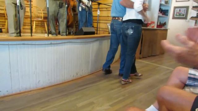 Floyd's Country Store, Java Brothers & Ralph Berrier Jr., Floyd, Virginia HD 6-2-2012 смотреть онлайн