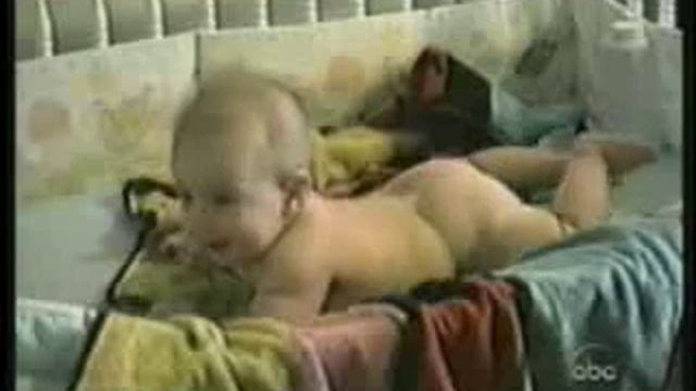 ребёнок очень сильно пукнул!!!!!! смотреть онлайн