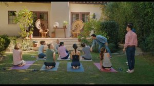 Трейлер "В гостях у Элис" на русском языке