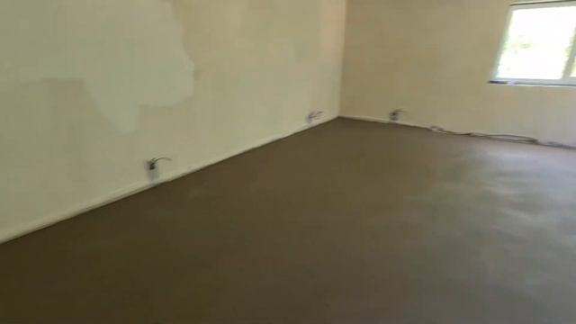 Полусухая стяжка пола в загородном доме