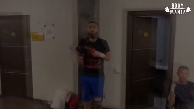 Потасовка Моряка с АКАБОМ! Я Зелимхана позову, Акаб спрятался за Пулеметчика смотреть онлайн