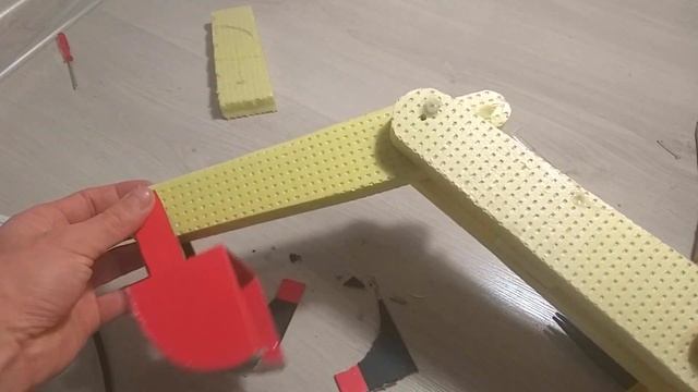 КАК СДЕЛАТЬ ГИДРАВЛИЧЕСКИЙ ЭКСКАВАТОР ИЗ ШПРИЦОВ смотреть онлайн