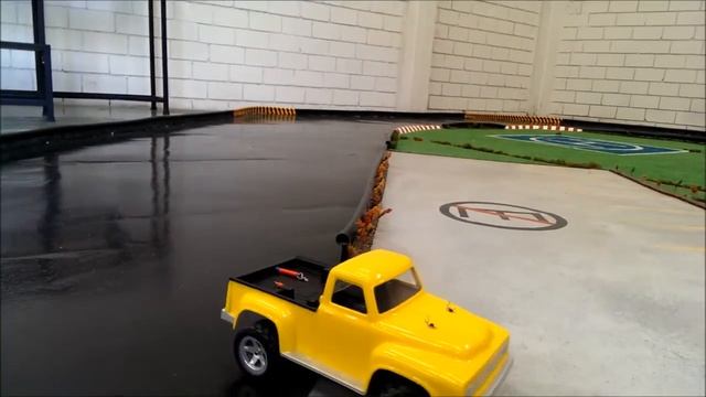 Slash 4X4 1/16 with TAMIYA Midnight Pumpkin a.k.a.. Ford T-100 смотреть онлайн