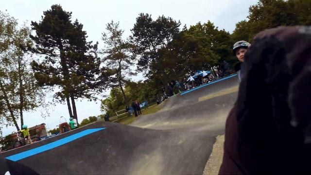 СБИЛ РЕБЕНКА НА ОТКРЫТИЕ НОВОГО ПАМП-ТРЕКА В ГЕРМАНИИ ! ШТУТГАРТ смотреть онлайн