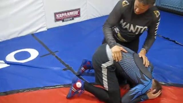 Как вскрыть защиту соперника- Вскрываем глухую защиту давлением колена на ахилл и на стопу. смотреть онлайн