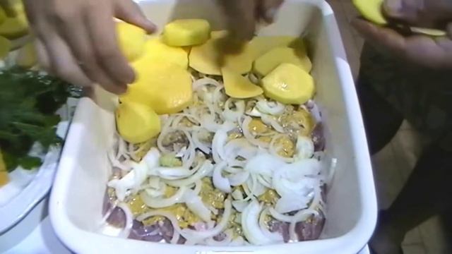 Картофель по-королевски это блюдо  украсит любой стол, а будни превратит в праздник. Вкусно и сытно