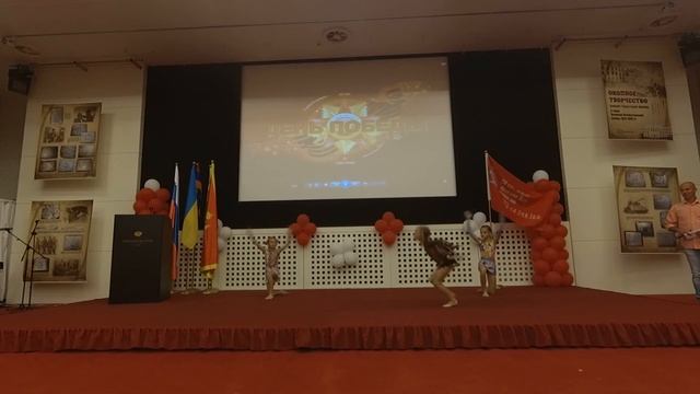 Акробатическое отделение Школы Брейк Данса Черногории. Женская тройка. смотреть онлайн