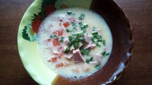 Яичные блины с колбасой и сыром