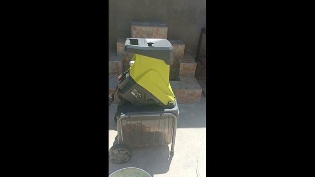 Cадовый измельчитель Ryobi RSH2545B