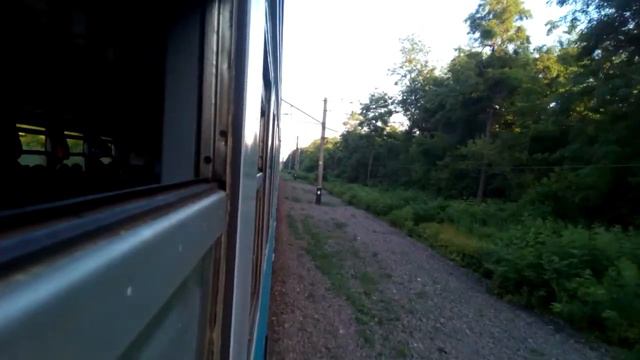 вид из окна электрички на ходу (харьковская область) смотреть онлайн