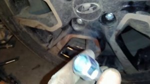 Гранта. Сломался колесный болт. Спасаем ступицу