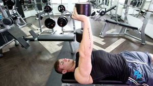 Пуловер с гантелью