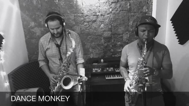 TONES AND I - DANCE MONKEY (cover saxophone). Héctor and James. смотреть онлайн