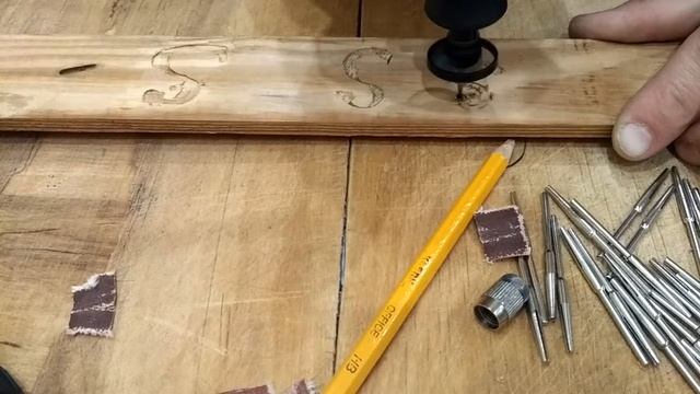 Використання насадки для пиловідведення для граверів типу дремел з цанготримачем діаметром 8 мм
