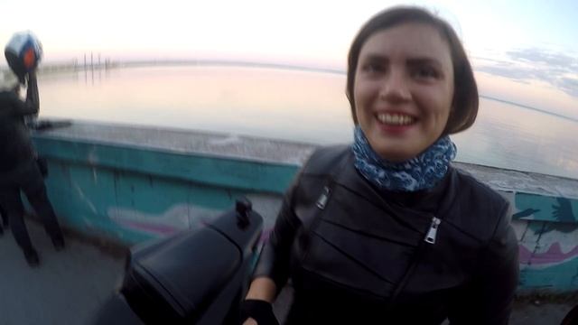 Мотопикап девушки. Познакомили с девушкой, которая сильно любит кататься на мотоцикле. смотреть онлайн