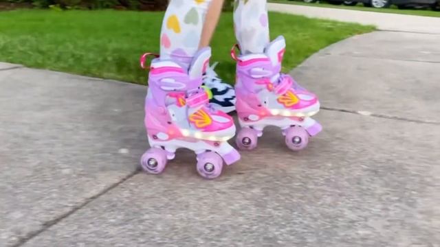 Детские раздвижные ролики квады с подсветкой (розово-фиолетовый) смотреть онлайн