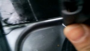 Уплотнитель на заднее стекло LADA VESTA, барьер для снега и устранение шума в багажнике