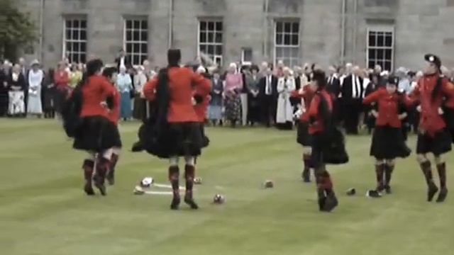 HOLYROOD PALACE....wmv смотреть онлайн
