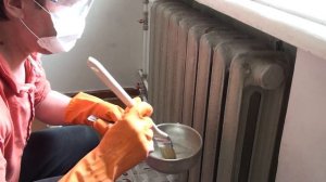 ? ? Ремонт квартиры ? своими руками  #2 Снятие старой краски с радиатора и пола