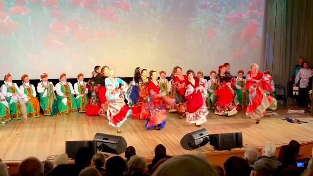 Раздолье - танцевальный коллектив