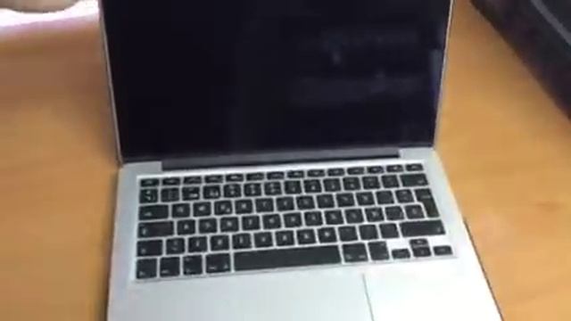 Pantalla negra al elegir partición (presionando ALT)  Macbook Pro Retina Early 2015 смотреть онлайн