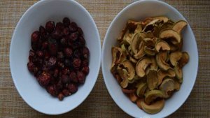 Компот из шиповника и яблок
