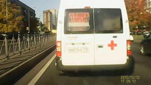 Вот такие водители скорой помощи в Петербурге.