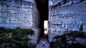 ИНКЕРМАН - место от которого мурашки по коже. Гигантский проход в скале. Крепость КАЛАМИТА.