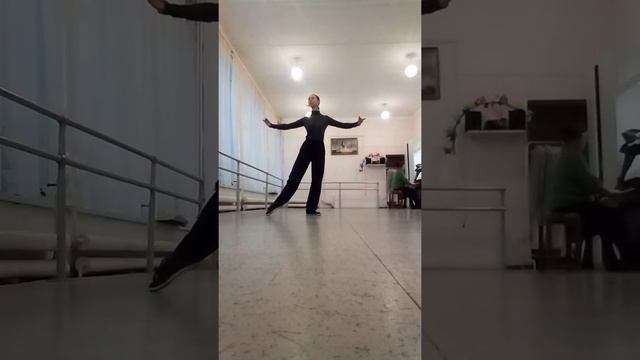Ронд де жамб партер (середина)