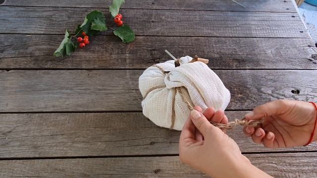 Тыква из ткани своими руками. Осенние поделки. Осенний декор. Autumn decor. Cloth pumpkin. DIY смотреть онлайн