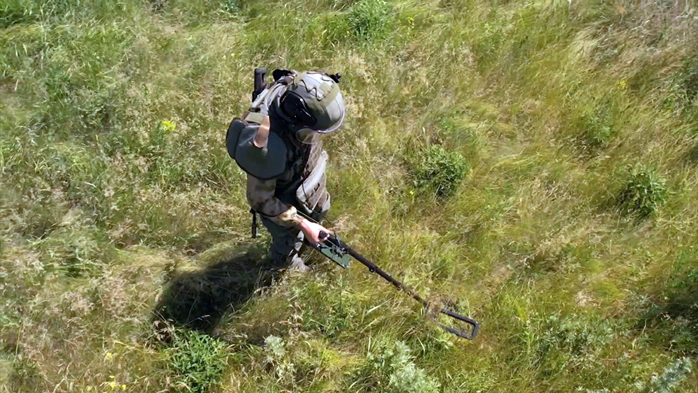 Минобороны показало работу саперов в ЛНР / События на ТВЦ