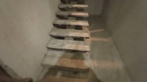 Бетонная или Какую сделать лестницу на второй этаж с деревянным потолком stairs to the second floor