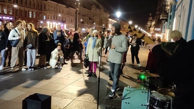 Глеб Васильев и группа Шумные соседи выступают на канале Грибоедова в Санкт-Петербурге!!! смотреть онлайн