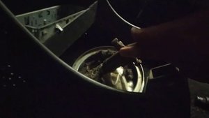 крутиться рычаг КПП, решение проблемы..