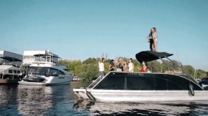 Прогулка на катере Bentley
