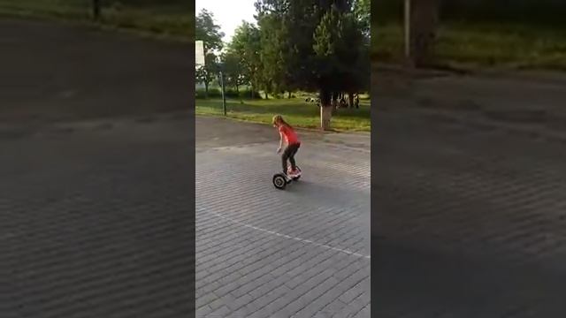 Друг дал покататься на гироскутере смотреть онлайн