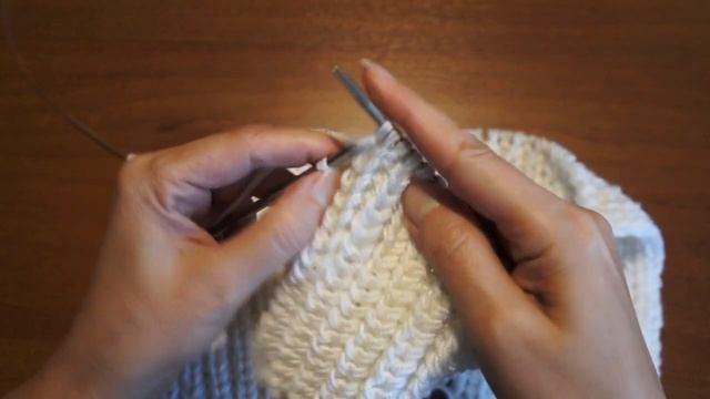 Шапка ушанка спицами и крючком. Часть 2.