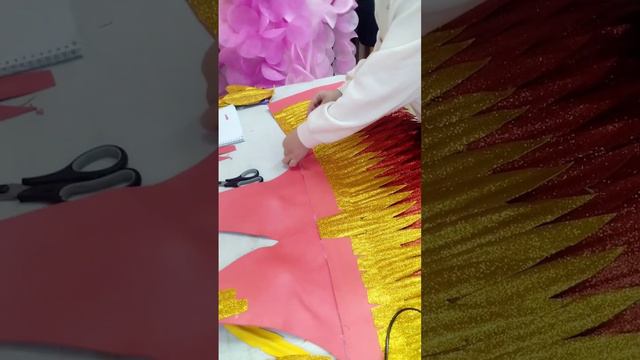 создали шикарный костюм птицы Феникс для GrelkaФест  #крылья #большиецветы #Феникс #жарптица