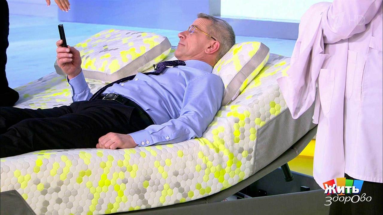 Спальня для пожилых. Жить здорово! Фрагмент выпуска от 24.04.2019