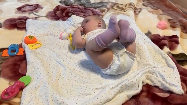 Доченьке 5 месяцев. Первое слово . Лайфхак из Тик Тока. смотреть онлайн