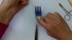 Как сделать помпон из пряжи на вилке для игрушек амигуруми