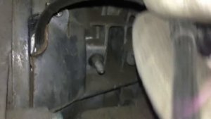 Замена датчика положения коленвала Kia Sorento II XM 2010.Верхние болты креплениями раздатки к АКПП