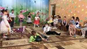 Спортивный танец в детском саду (средняя группа)