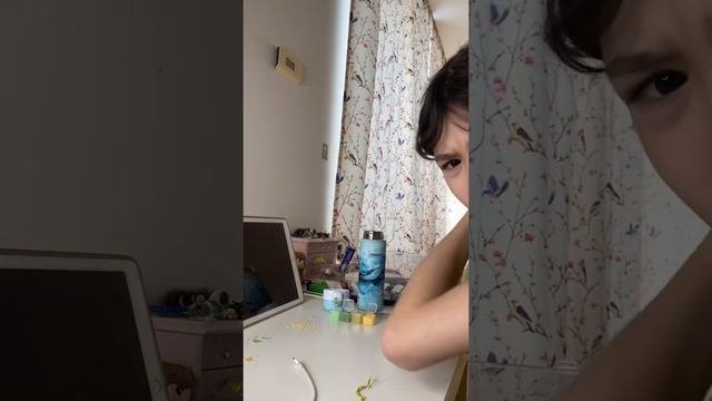 Первый раз плету бусы из бисера.