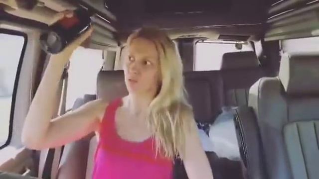 Спорт и бухло: как Полякова развлекается на гастролях смотреть онлайн