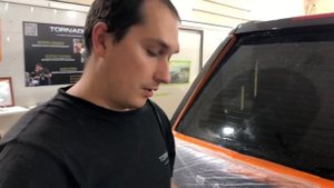 Полировка стёкла автомобиля