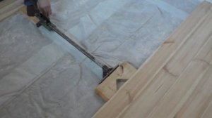 Устройство для стягивания половой доски